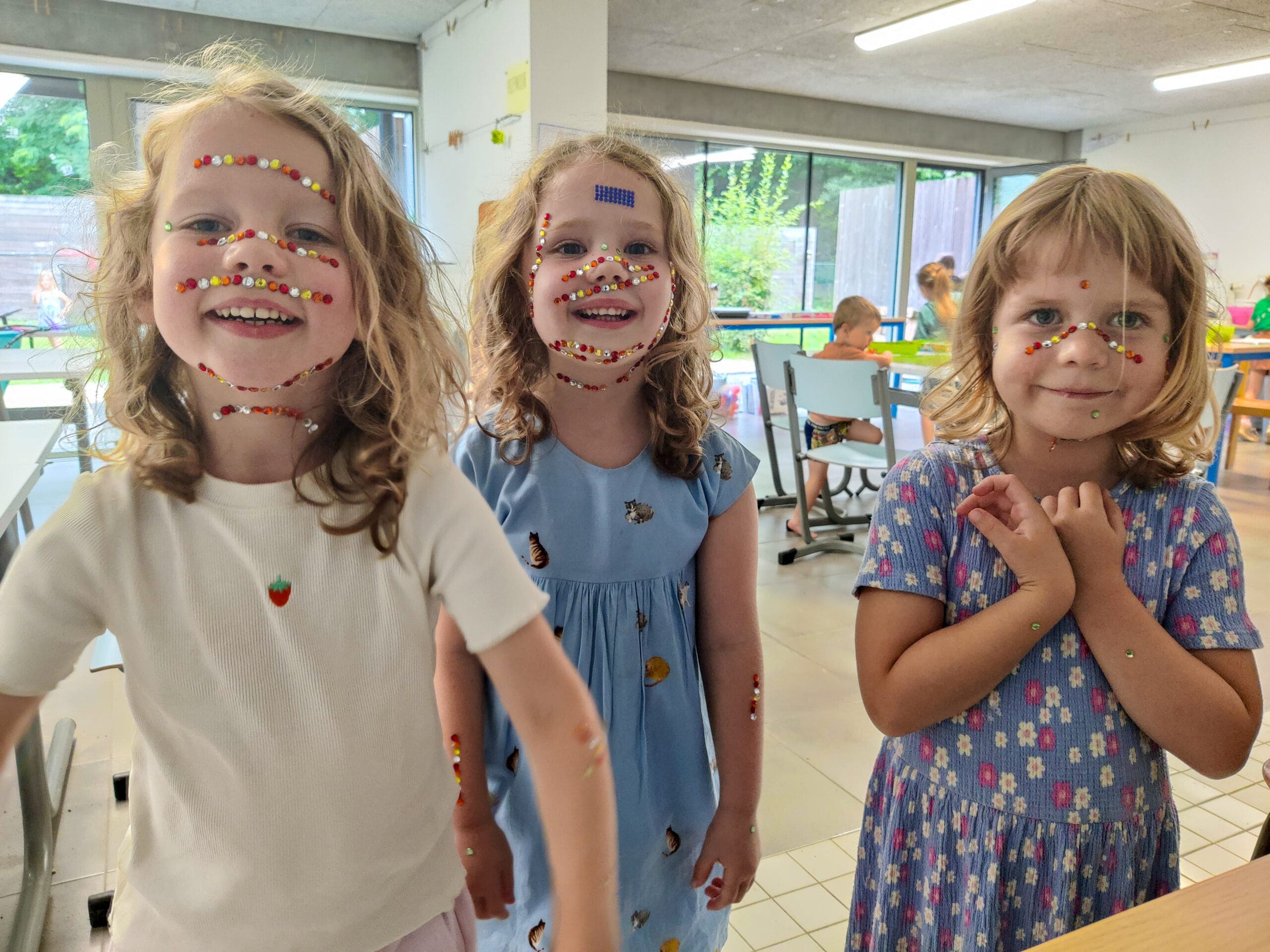 Creatief leren bij kinderen: wat is het en hoe begin je? svg+xml;charset=utf - aKadeemi